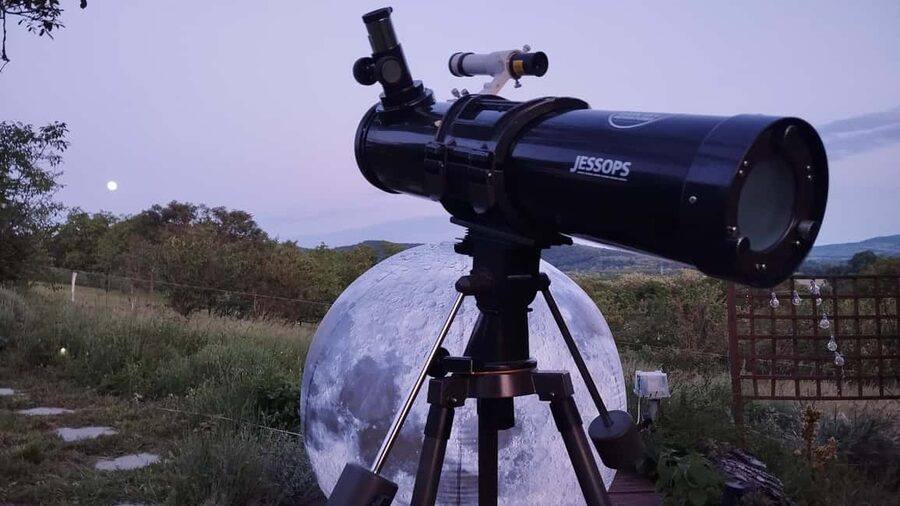 Balaton: All-Weather Private Stargazing & Planetarium Tour - The 15 minute vintage ride