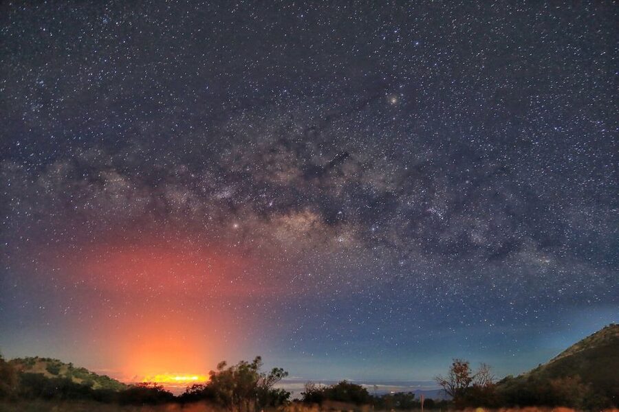 Big Island, Hawaii: Volcano and Stargazing Tour with Dinner - South Point and Punalu’u Bake Shop