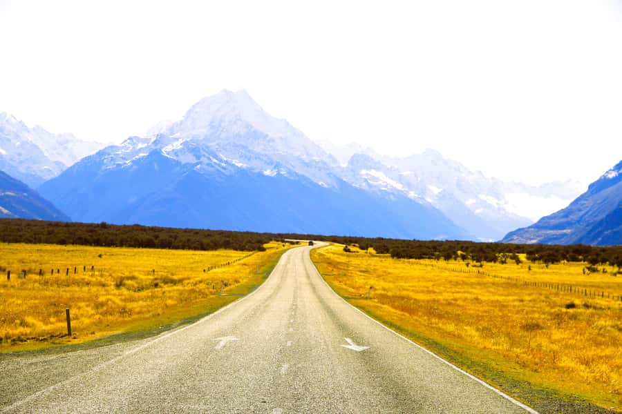 Christchurch: Lake Tekapo Stargazing & Mount Cook 2-Day Tour - Lake Pukaki and the road toward Mt Cook