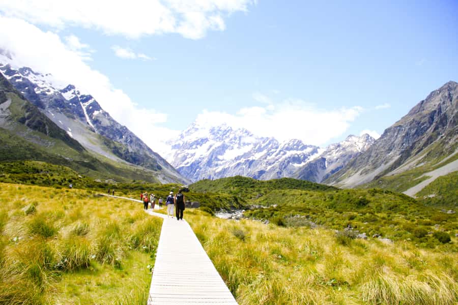 Christchurch: Lake Tekapo Stargazing & Mount Cook 2-Day Tour - Mt Cook village and Hooker Valley Track