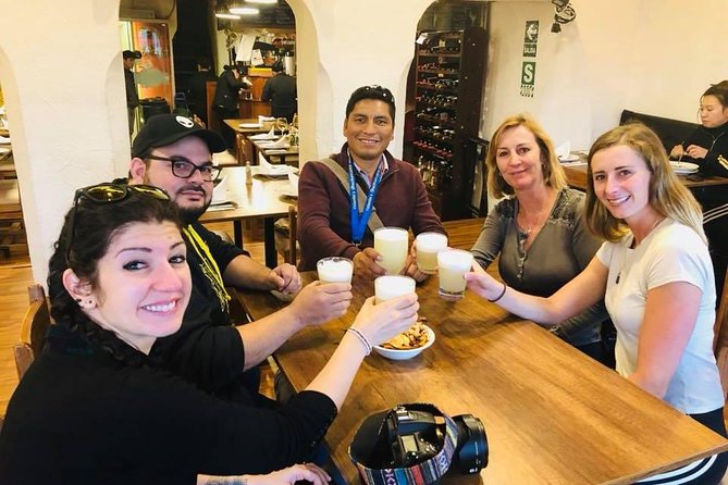 Cusco by Night: Planetarium Cusco, Dinner, and Pisco Sour - Pisco Sour with a view of the square