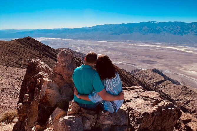 Death Valley Day & Night Tour - Scenic Stops, Sunset & Stargazing - Zabriskie Point and the gold badlands