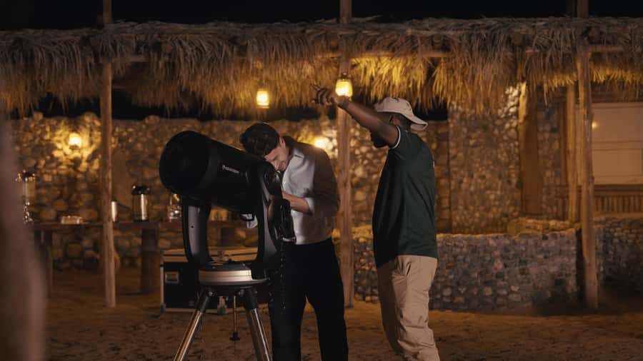 Dubai: Private Night Safari & Astronomy with 3-Course Dinner - A 75-minute walk with UV lights