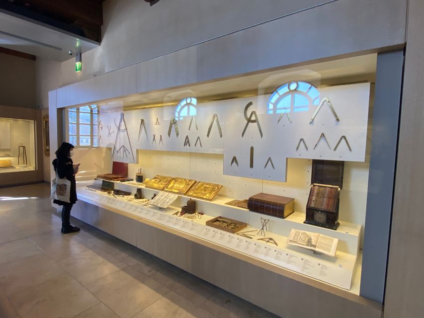 Florence: Private Astronomical Tour of the Museo Galileo - Astrolabes, armillary spheres, and measuring the sky
