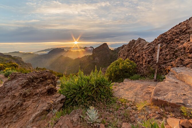Heavens Tour: Sunset & Stargazing in Madeira - Sunset views and the value of a quieter stop