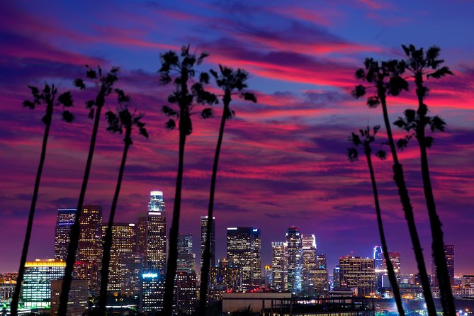 Hollywood Night Tour with Griffith Observatory - Guides can shape the whole evening