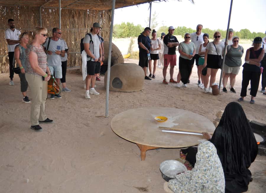 Hurghada: Horse Ride, BBQ Dinner, and Stargazing - BBQ Dinner at the Oasis