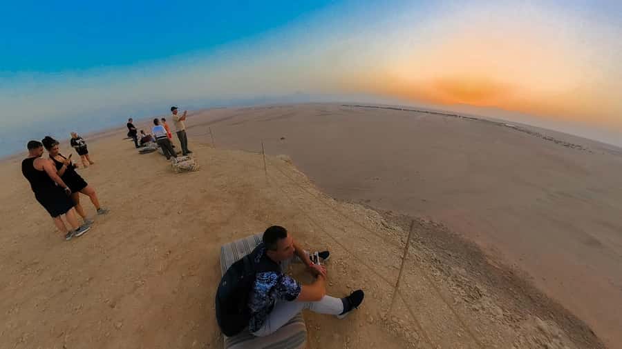 Hurghada: Star Stargazing Desert Adventure by Jeep & Dinner - Tea, dates, and a working desert farm
