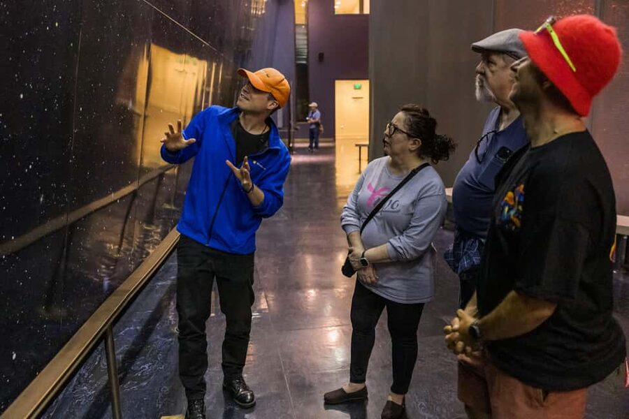 LA: Griffith Observatory Insider Tour - The Guides Make or Break the Visit