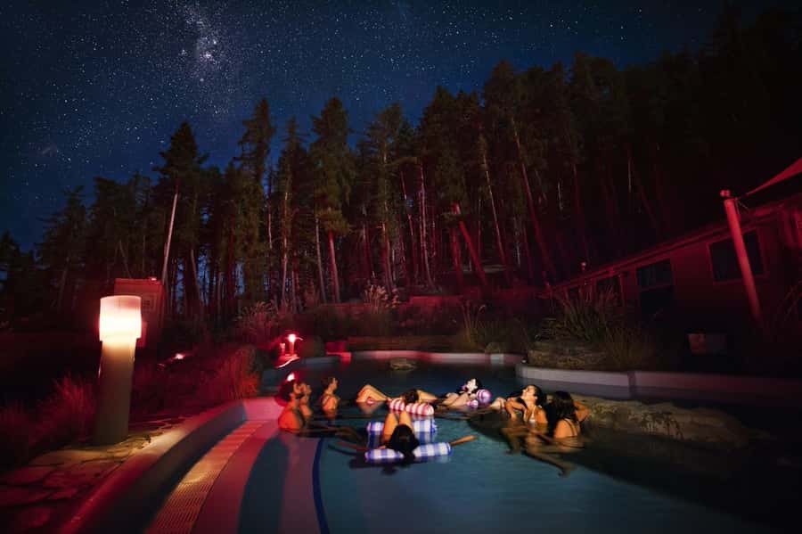 Lake Tekapo: 1.5-Hour Hot Pools & Stargazing Experience - Who will enjoy this most?