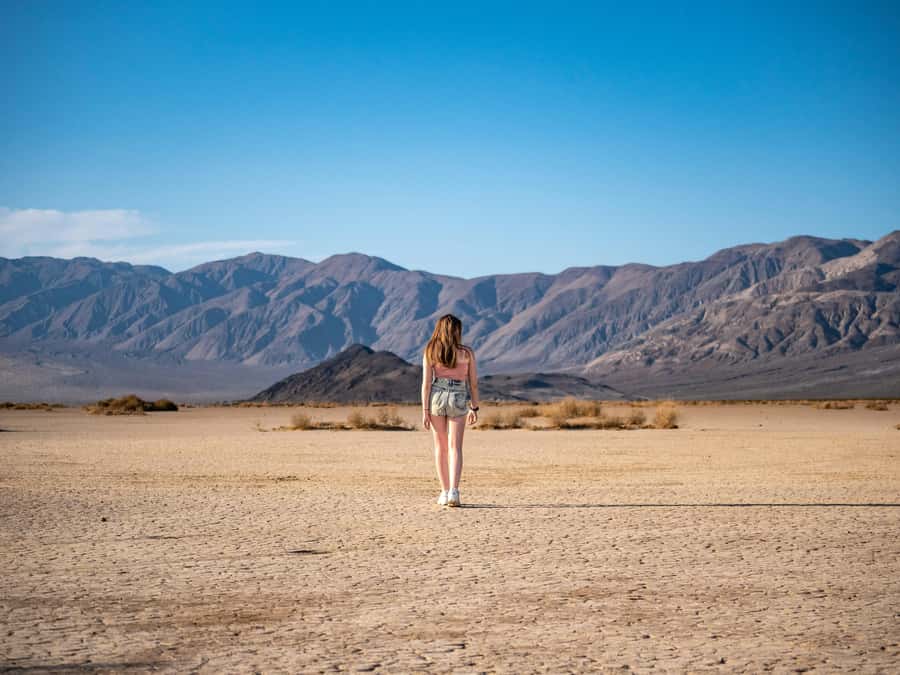 Las Vegas: Death Valley Sunset and Stargazing Tour - Sunset changes the pace of the day