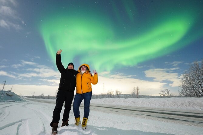 Levi: Aurora Borealis Tour and Stargazing Experience - Campfire food makes the waiting easier