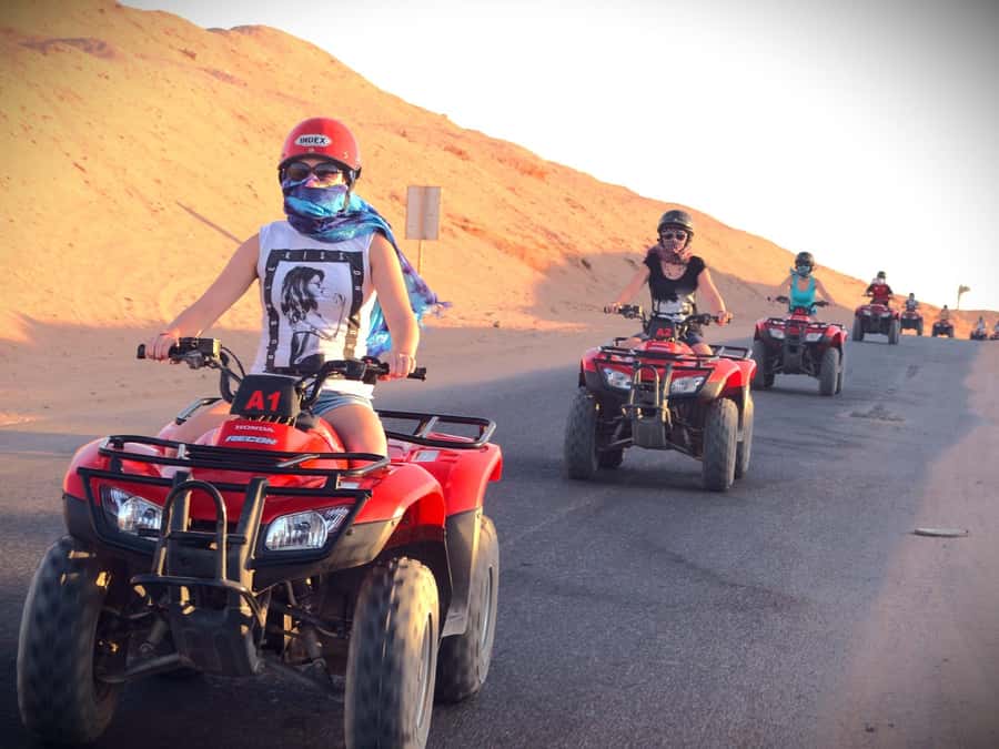 Makadi Bay: 2H Quad Bike, Camel, Stargazing, Dinner & Show - The five-minute camel ride