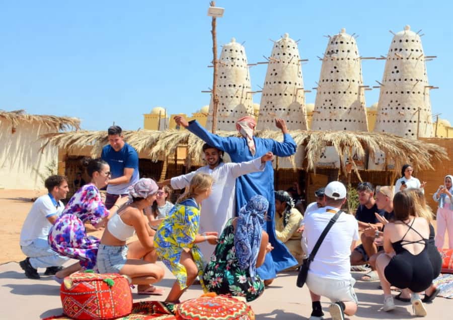 Makadi Bay: BADU Luxury Bedouin Dinner Experience & Stargaze - Welcome tea, coffee, and karkade at BADU Camp