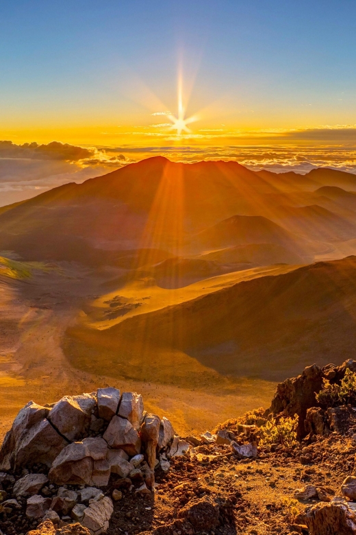 Maui: Haleakala Sunset and Stargazing Tour with Dinner - Stargazing after dark, with one important caveat