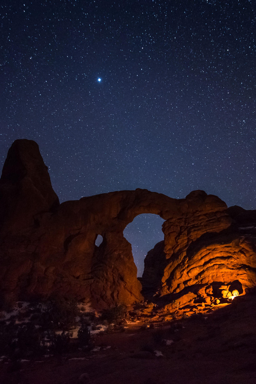 Moab: The Windows Astro-Photography and Stargazing Hike - Walking among the arches after sunset
