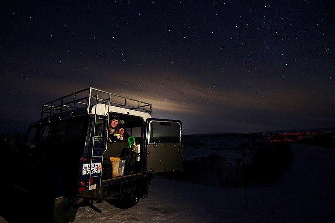 Northern Lights and Stargazing Small-Group Tour with Local Guide - Pickup from Reykjavik between 9 and 9:30pm