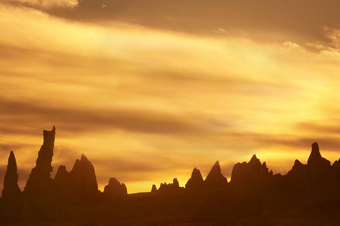 Pinnacle Desert Sunset and Night-time Stargazing Tour from Perth - Dinner in Cervantes adds a local pause