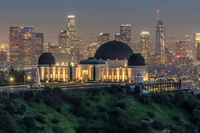 Private Tour of Griffith Observatory - Meeting the guide beneath the Astronomers Monument