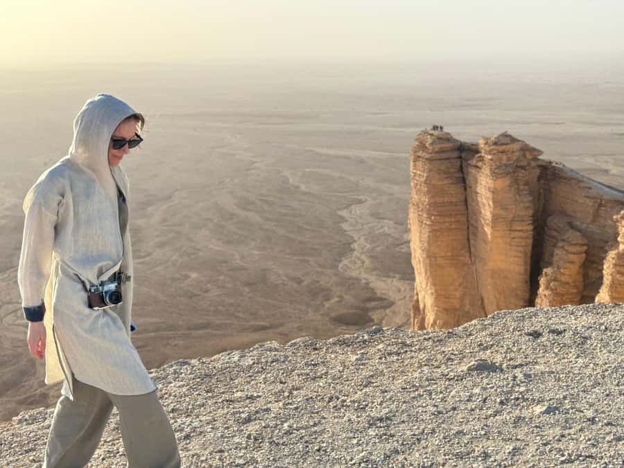 Riyadh: Edge Of The World, camels &Stargazing with 4x4 - Why the Edge of the World is worth the drive