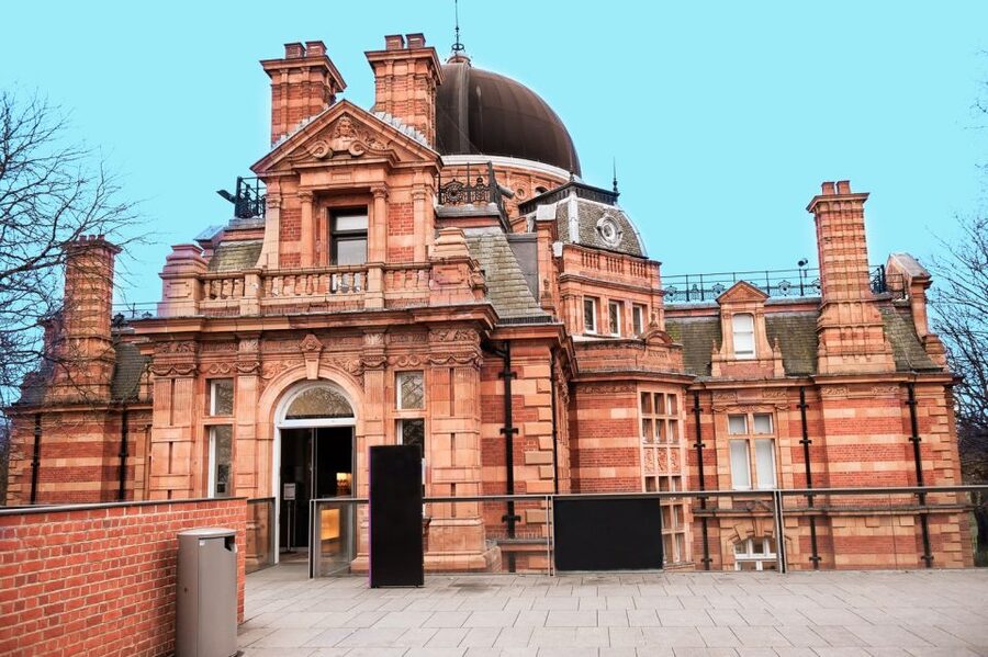 Royal Observatory Greenwich & Prime Meridian Entrance Ticket - The Prime Meridian Line and the two-hemisphere photo