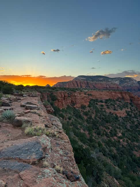 Sedona Night Hike and Stargazing Tour - Hiking Doe Mountain as daylight fades