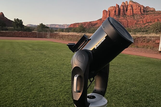 Sedona Stargazing Tours LLC - Taking turns at the GPS-guided telescopes