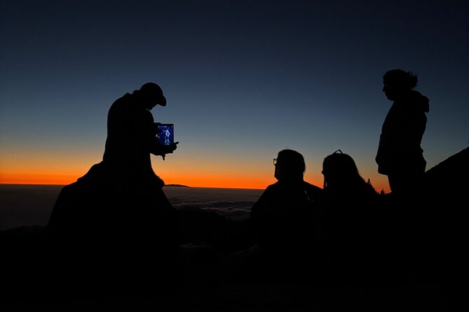 Small Group Teide Stargazing Tour with Picnic at Sunset - Los Roques de Garcia: 45 minutes among lava and strange rock