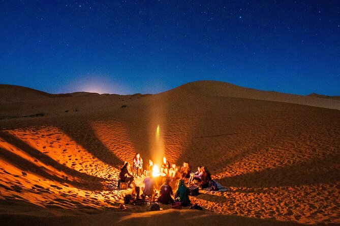 Stargazing in the Desert from Riyadh with Dinner - Looking up with an astronomy guide