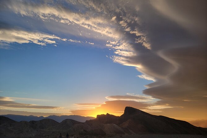 Sunset and Stargazing Tour in Death Valley National Park - Entering Death Valley at the park sign