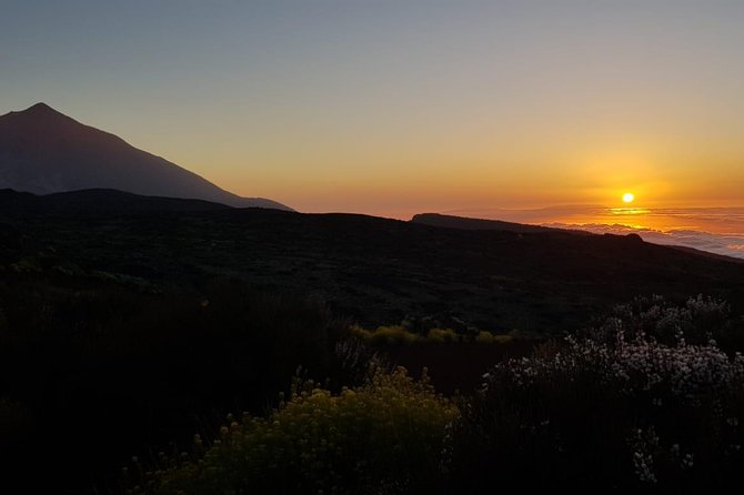 Teide by Night: Sunset & Stargazing with Telescopes Experience - Coach comfort, pickup, and group size