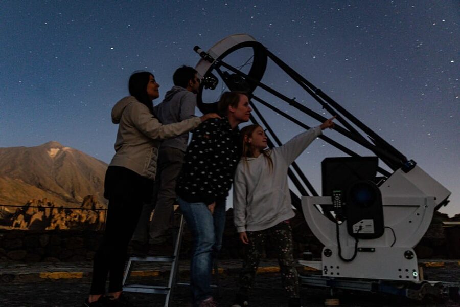 Teide National Park: Guided Large Telescope Stargazing Tour - Looking through the 32-inch Dobsonian