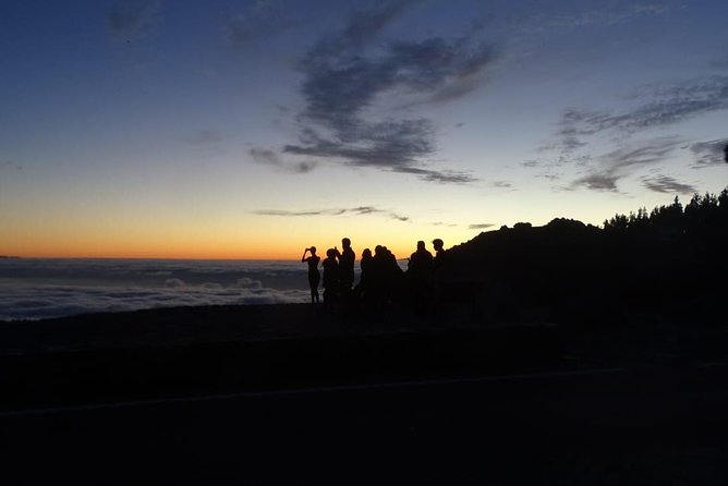 TEIDE NIGHT, Stargazing Bus Tour, Meal & Drinks included! - Sunset over the cloud layer