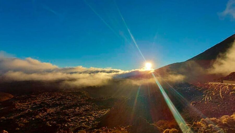 Tenerife: Sunset Night Tour and Stargazing at Teide + Dinner - Sunset at Teide: a 45-minute pause worth protecting